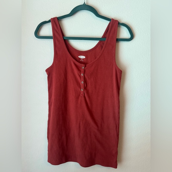 Old Navy Women's Black and Red Orange Tank Tops - Picture 3 of 4